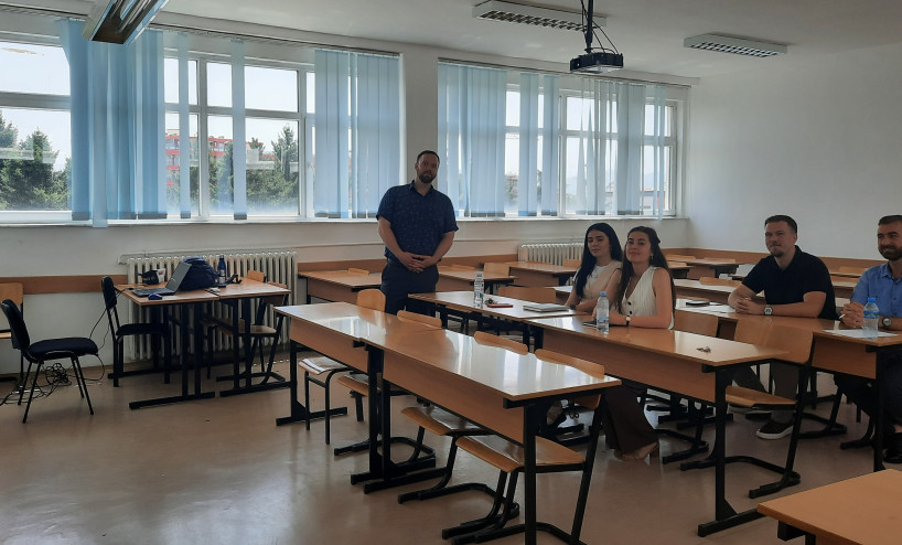 Mbahet punëtoria e dytë me radhë nga English Language Fellow - Tristan Hicks, për stafin akademik të programit Gjuhë Angleze – Përkthim dhe Interpretim
