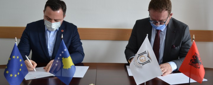 Rector Nimani signed a memorandum of understanding with Caritas Kosova