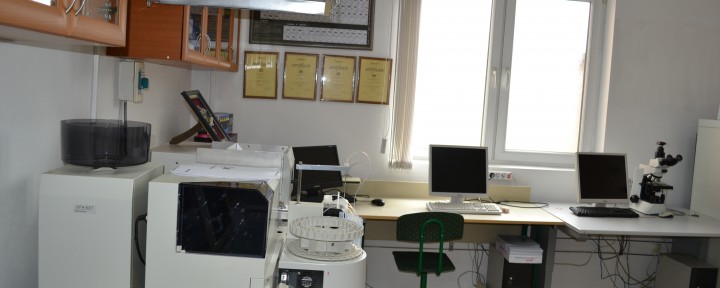 Laboratorët në shërbim të studentëve të Universitetit të Gjakovës