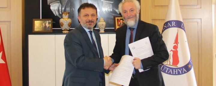 Cooperation Agreement signed between the University of Gjakova "Fehmi Agani" and "Kütahia Dumlupinar" University in Turkey