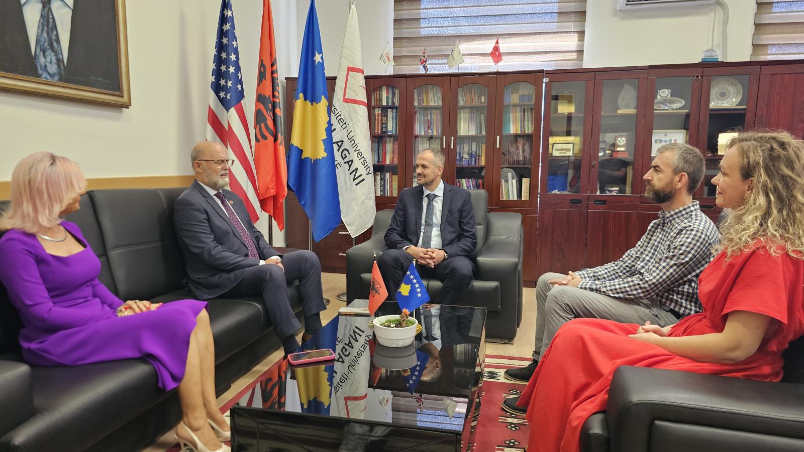 Ambasadori i Republikës së Shqipërisë në Kosovë, Sh. T. z. Petrit Malaj, vizitoi UFAGJ