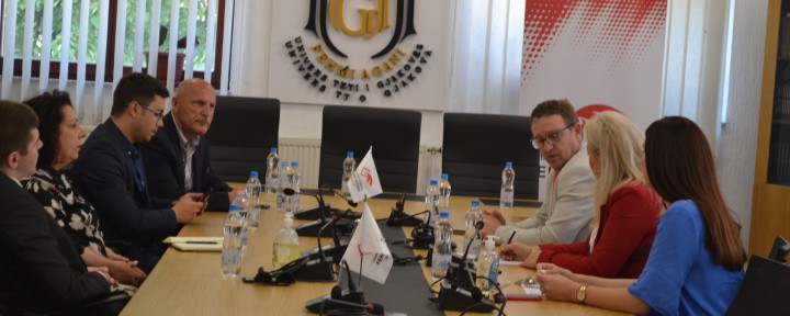 UFAGJ mban takim me Drejtorët e Shkollave të Mesme të Komunës së Gjakovës