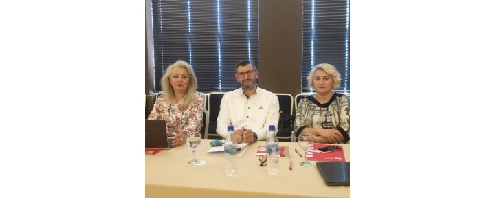 Agjencioni i Akreditimit të Kosovës dhe kryetarja e KSHC-së pritën në takim përfaqësues nga të gjitha Institucionet e Arsimit të Lartë të Kosovës