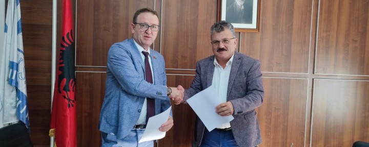 Nënshkruhet marrëveshje bashkëpunimi ndërmjet Universitetit “Fehmi Agani” dhe Universitetit “Fan S. Noli” në Korçë