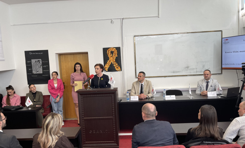 Deputy Prime Minister and Minister Gërvalla-Schwarz holds a lecture and talks with the students of the University "Fehmi Agani" in Gjakova