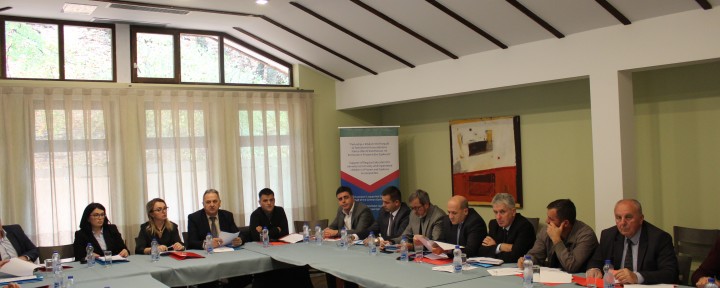 Drejtorët Komunal për Arsim mbështetën marrëveshjen e bashkëpunimit në mes të Asociacionit të Komunave dhe Universitetit të Gjakovës “Fehmi Agani”