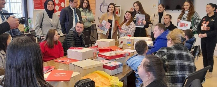 Studentët e Fakultetit të Shkencave Sociale të UFAGJ, vizituan  Shoqaten Handikos Gjakova
