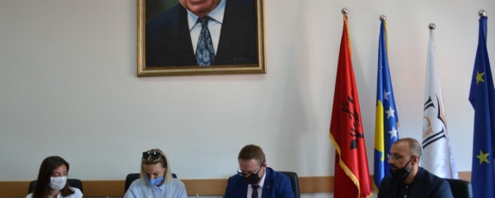 University of Gjakova signs cooperation agreement with Kosovo Jewish Organization (KJO)