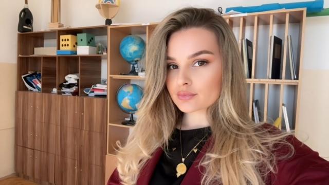 ERMIRA MEHMETI – Mësimdhënëse e Gjuhës dhe Letërsisë Shqipe dhe Këshilltare Komunale në Gjakovë