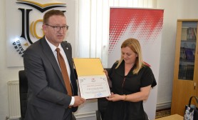 Universiteti “Fehmi Agani” ndanë titullin e Anëtares së Nderit për deputeten e parlamentit të Kroacisë