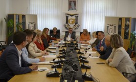 Zhvillohet trajnim me stafin e ri akademik nga Qendra Didaktike për Përsosmëri në Mësimdhënie e Universitetit “Fehmi Agani” në Gjakovë