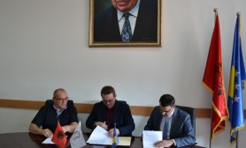 The University of Gjakova signs the memorandum of cooperation with the Kosovo Insurance Association