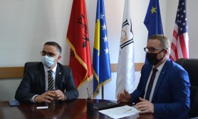 Rektori Nimani priti në takim z. Besnik Tahirin, zëvendëskryeministrin e parë të Kosovës