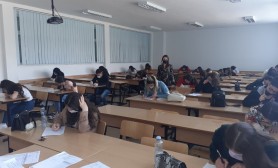 Studentët në Universitetin e Gjakovës filluan t’i mbajnë provimet