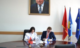 University of Gjakova signs the memorandum of cooperation with NGO "Safe House" - Gjakova