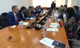 Rektori Nimani merr pjesë në takimin e Komisionit për Arsim