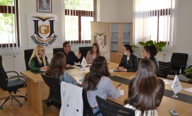 Rektori Nimani priti në takim përfaqësuesit e  Parlamentit Studentor të Universitetit të Gjakovës