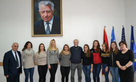 Rektori Buza priti në takim ekpin e femrave të volejbollit të UGJFA