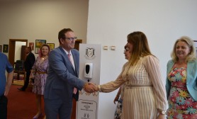 Ministrja Nagavci viziton Universitetin “Fehmi Agani”- pritet në takim nga rektori Nimani