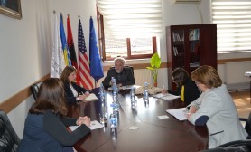 Rektori Prof.Dr. Shaban Buza priti në takim përfaqësueset nga Ambasada e Francës në Kosovë 
