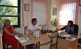 Rektori i Universitetit “Fehmi Agani” zhvilloi vizitë në Kryqin e Kuq të Kosovës - dega në Gjakovë