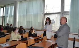 Nursing students of the Faculty of Medicine participate in the information meeting with Comsense Kosovo
