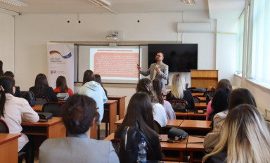 GIZ in cooperation with the Career Office at UFAGJ presented: the Guide for Migration Abroad for Studies and Employment