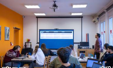 Studentët e programit Informatikë Inxhinierike nga Universiteti “Fehmi Agani” në Gjakovë marrin pjesë në garën AI-THON 2025