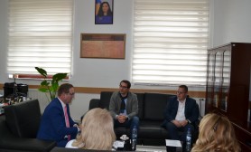 Rector Nimani hosts in a meeting ResearchCult Project Coordinator, Bujar Gallopeni