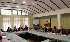 Drejtorët Komunal për Arsim mbështetën marrëveshjen e bashkëpunimit në mes të Asociacionit të Komunave dhe Universitetit të Gjakovës “Fehmi Agani”