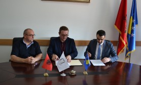 Universiteti i Gjakovës nënshkruan memorandum bashkëpunimi me Shoqatën e Sigurimeve të Kosovës
